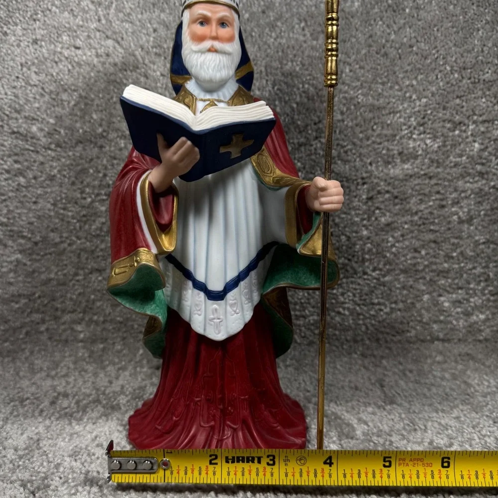 Lenox Saint Nicholas Porcelain Figurine International Santa Limited Edition 1993
